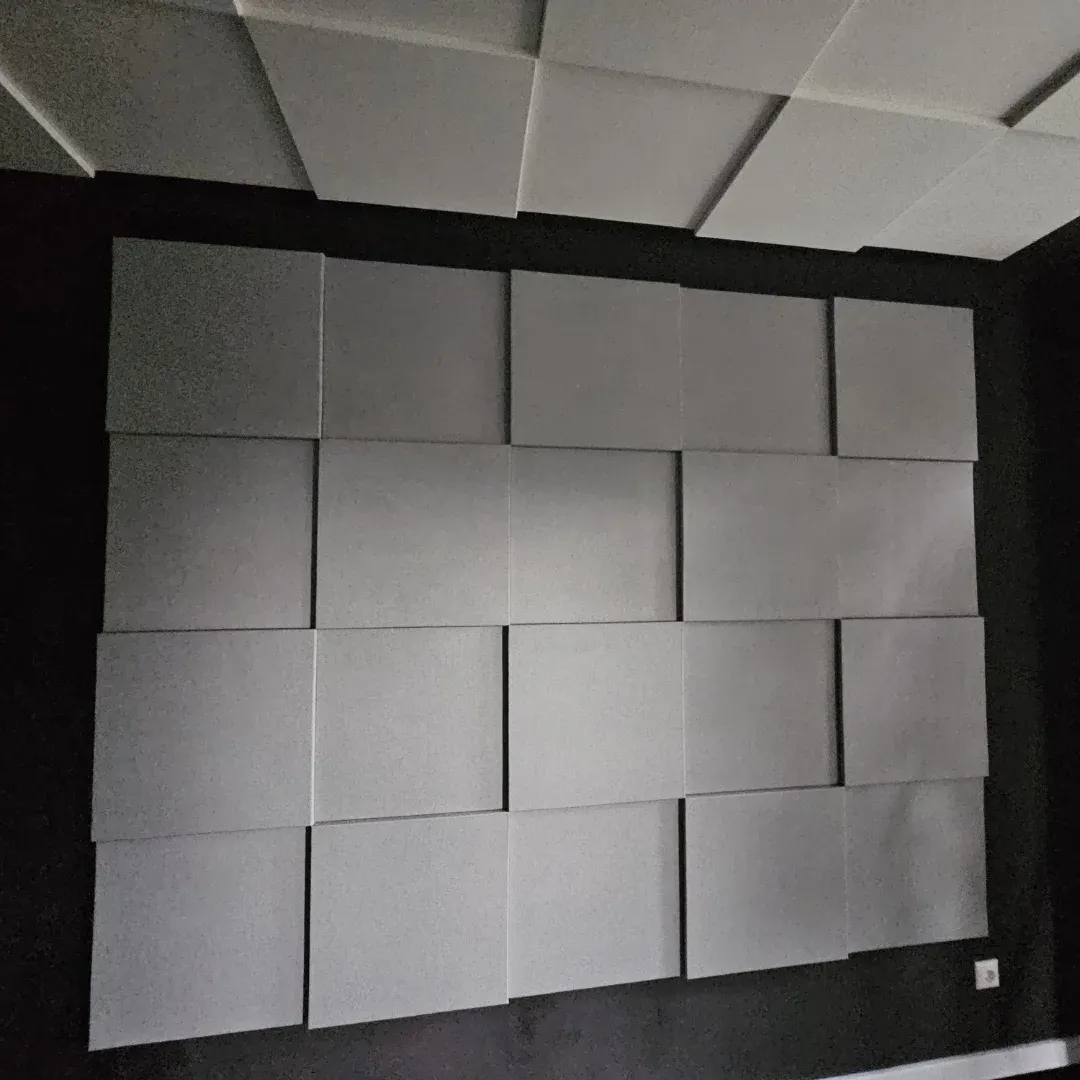 Кућни подкаст и музички студио са акустичним панелима Echo Wall