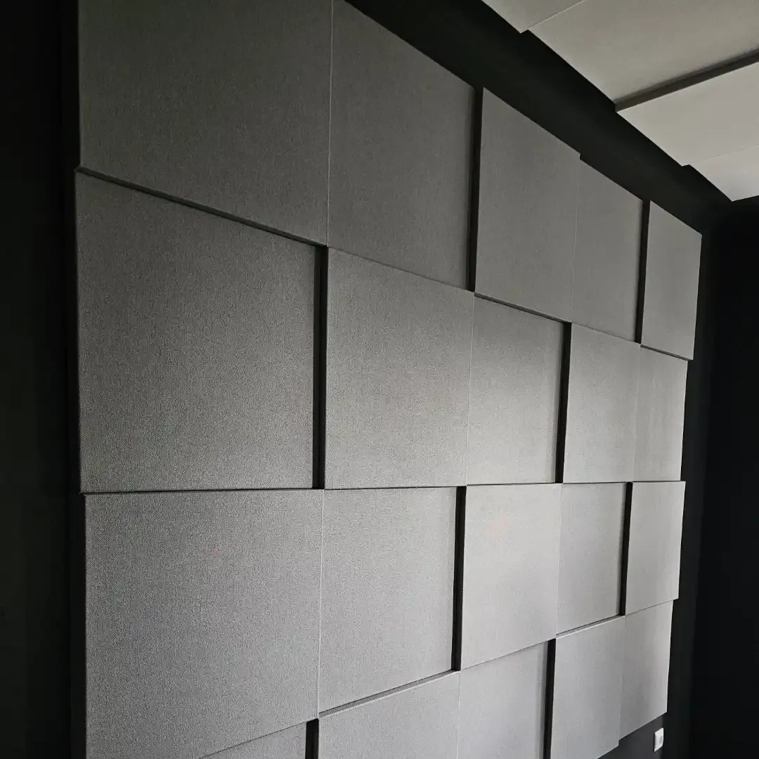 Кућни подкаст и музички студио са акустичним панелима Echo Wall