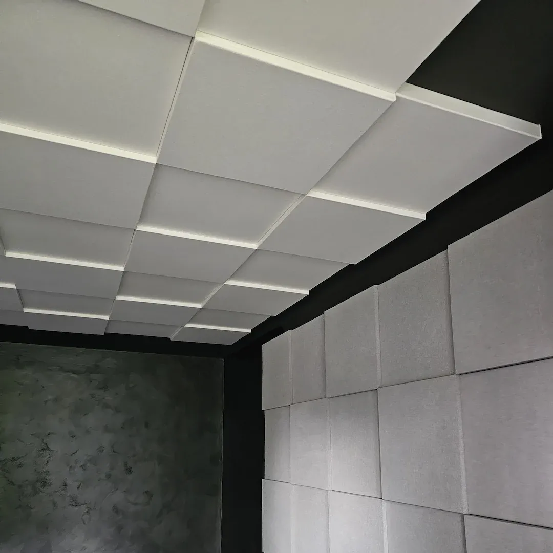 Кућни подкаст и музички студио са акустичним панелима Echo Wall