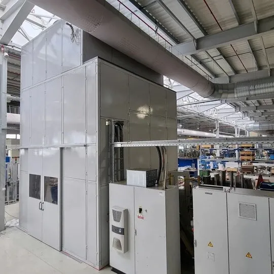 Индустријска звучна изолација бучне пресе у компанији Miba Steeltec